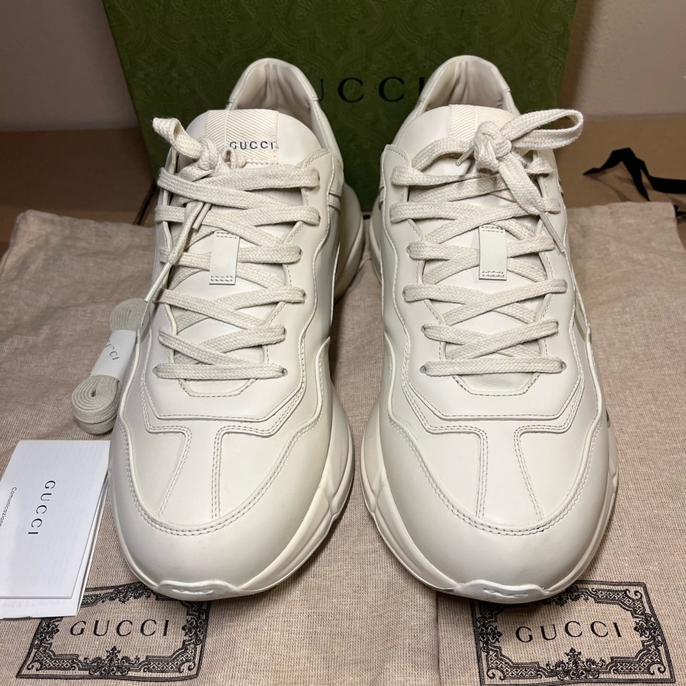Gucci Cream Sneakers with Red and Green Accents - Picture 4 of 11